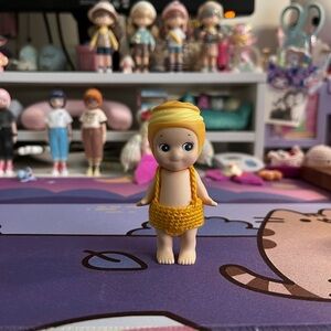 Cream puff Sonny angel sweets series